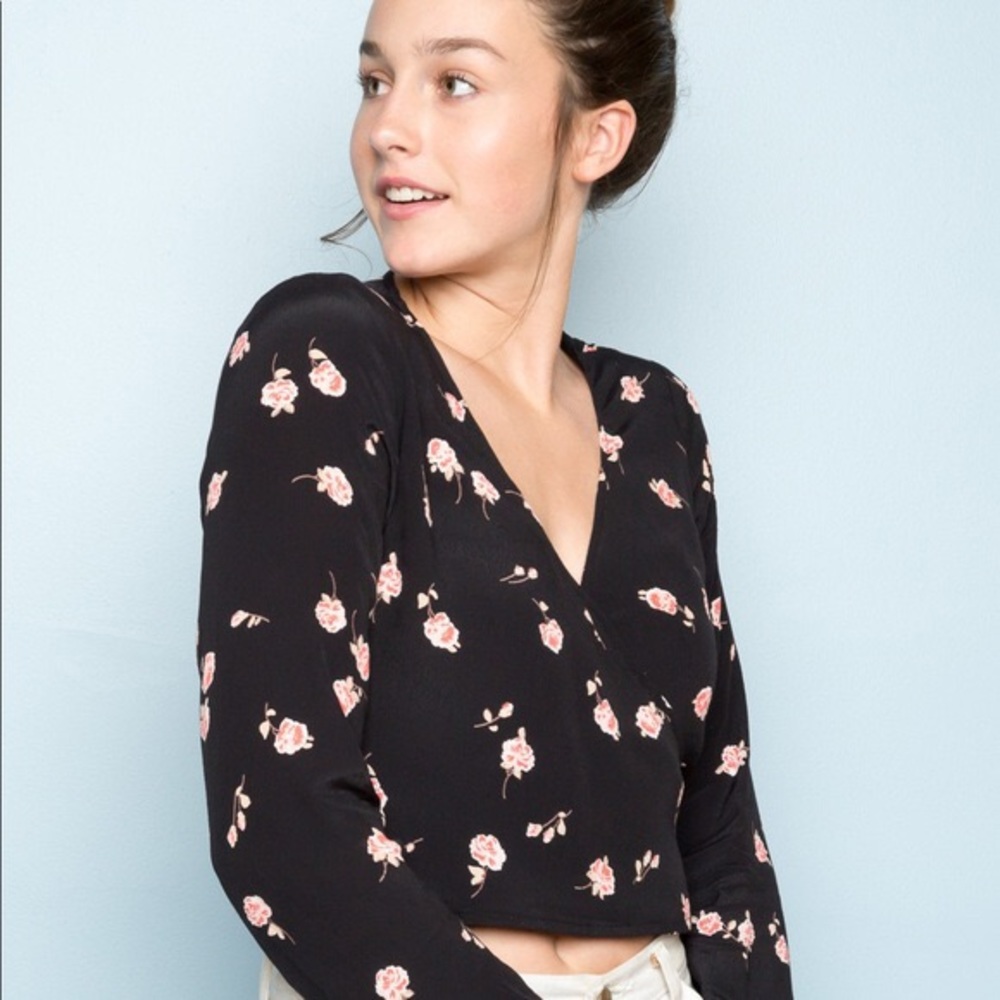 *RARE* Brandy Melville Flower Wrap Top